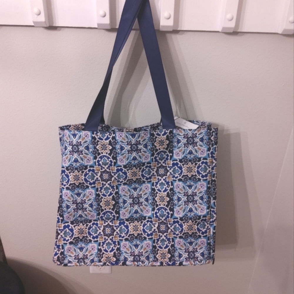 NWT Vera Bradley Lighten Up Deluxe Large Family Tote Bag - Picture 4 of 5